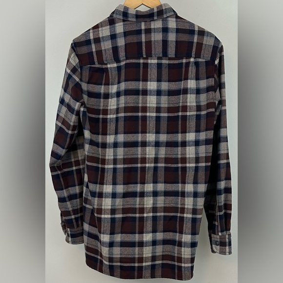 Pendleton Virgin Wool Plaid Button Front Shirt! Size Medium! Excellent Condition - Picture 2 of 8